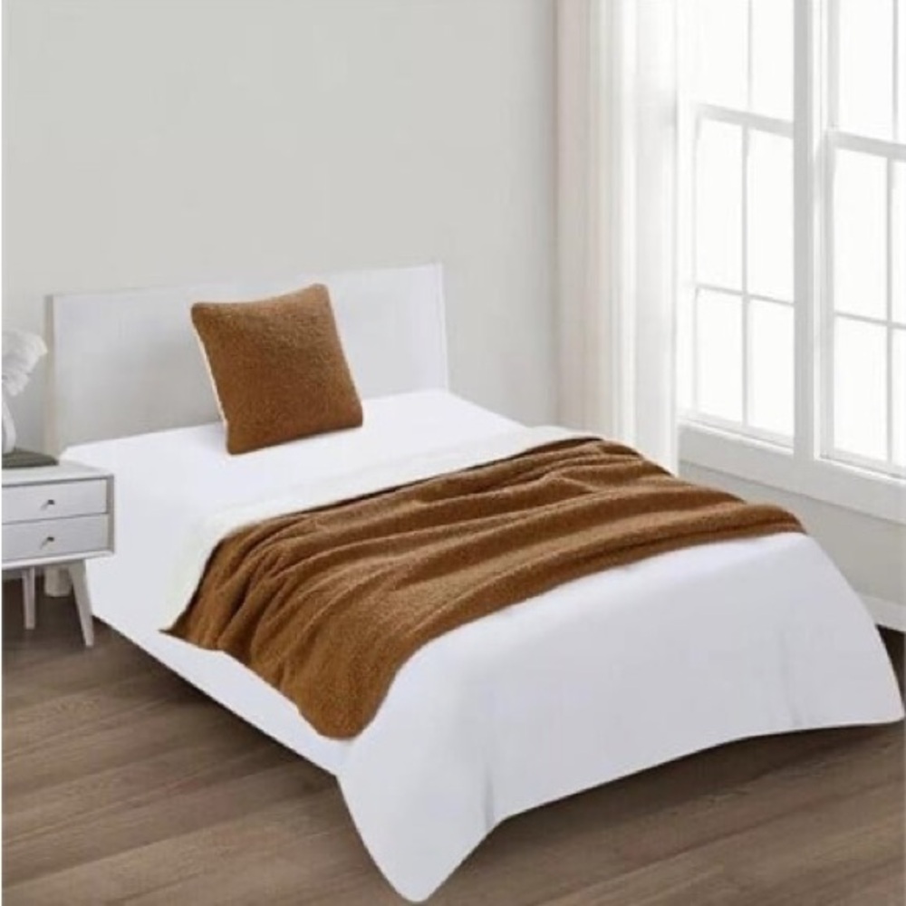 MONTAUK Teddy Throw - 50x60 ( brand new open box)